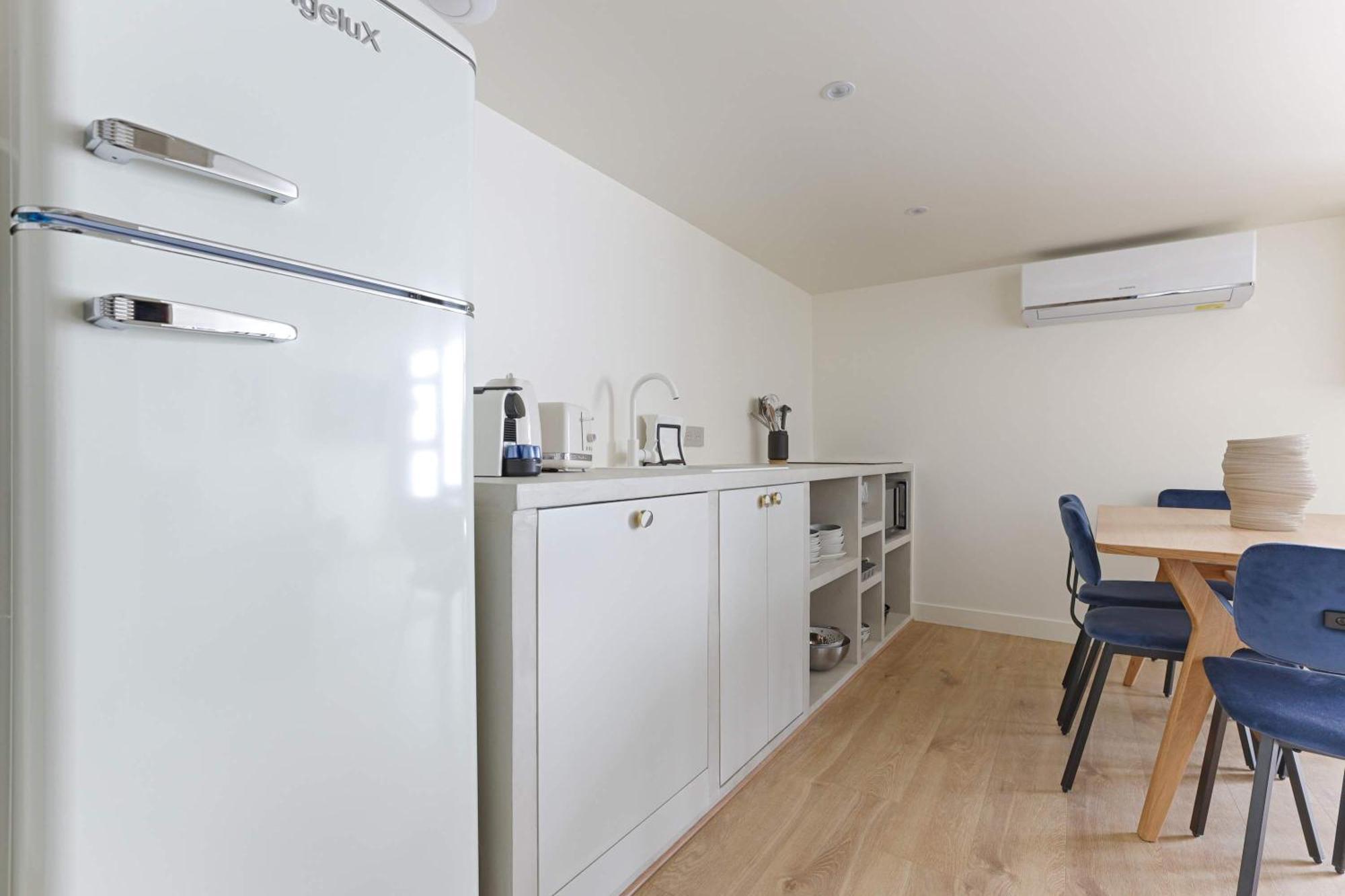 - Roquette - Marais Appartement Parijs